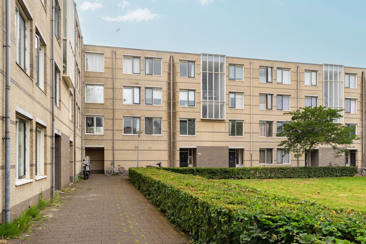 Foto 35 van J.T.P. Bijhouwerhof 61