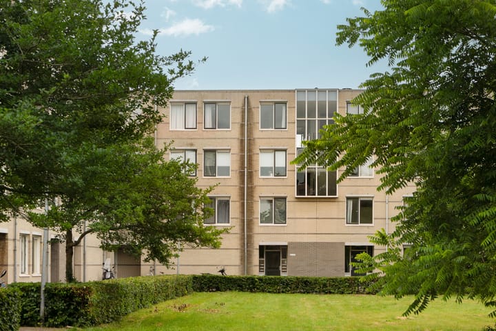 Foto 36 van J.T.P. Bijhouwerhof 61