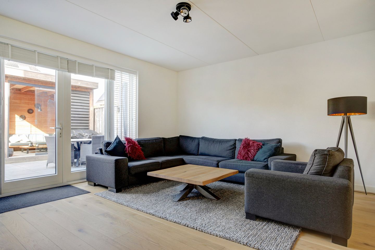 Foto 5 van Purperreiger 22