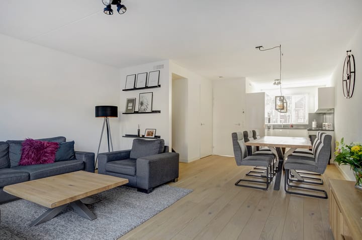 Foto 8 van Purperreiger 22