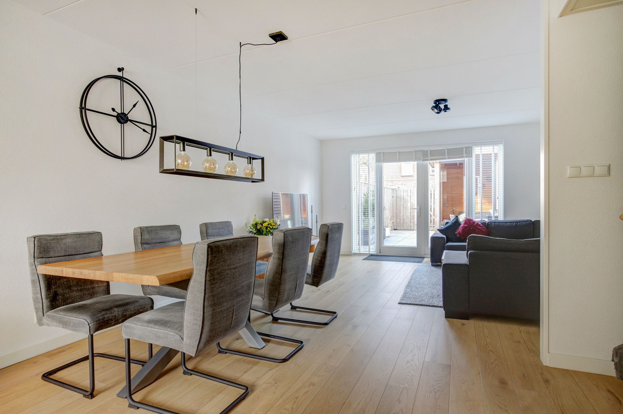 Foto 9 van Purperreiger 22