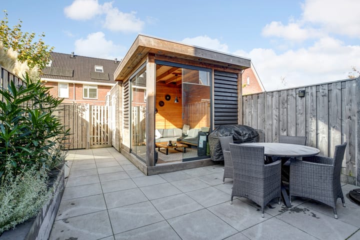 Foto 24 van Purperreiger 22