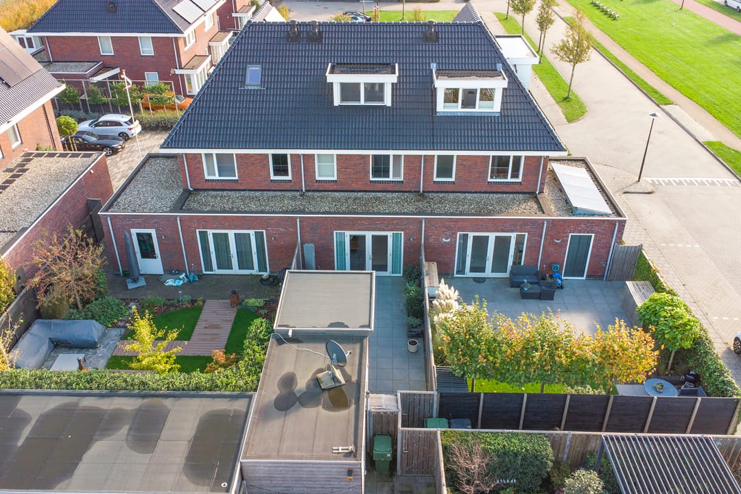 Foto 26 van Purperreiger 22