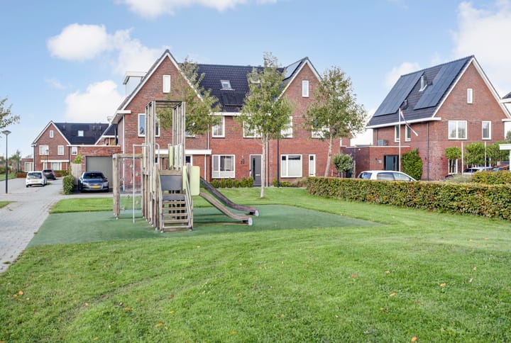 Foto 2 van Purperreiger 22