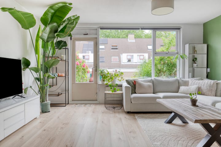 Photo 6 of Parijsstraat 16