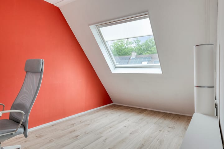 Photo 22 of Parijsstraat 16