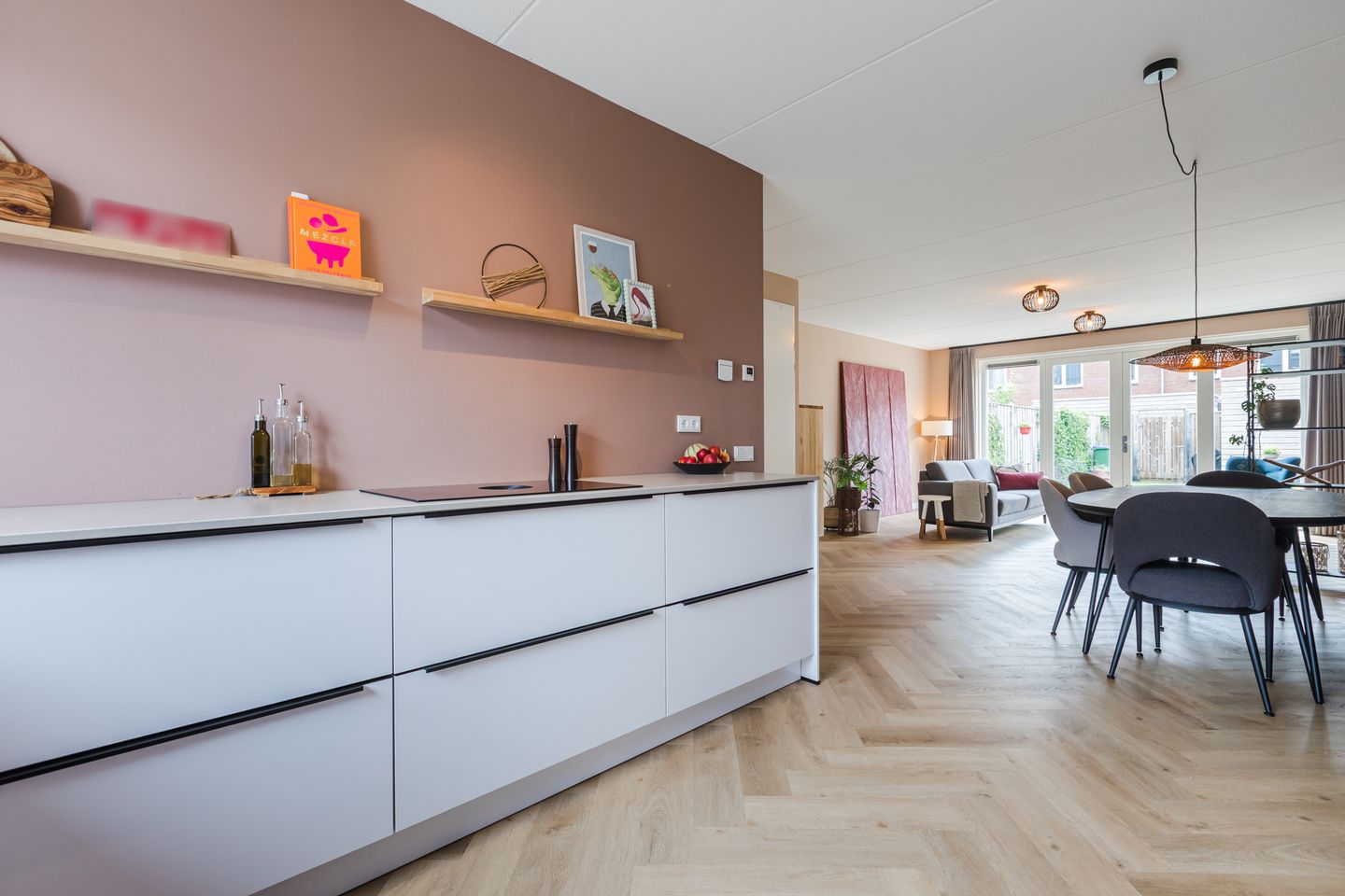 Photo 14 of Prof. Hofsteestraat 14