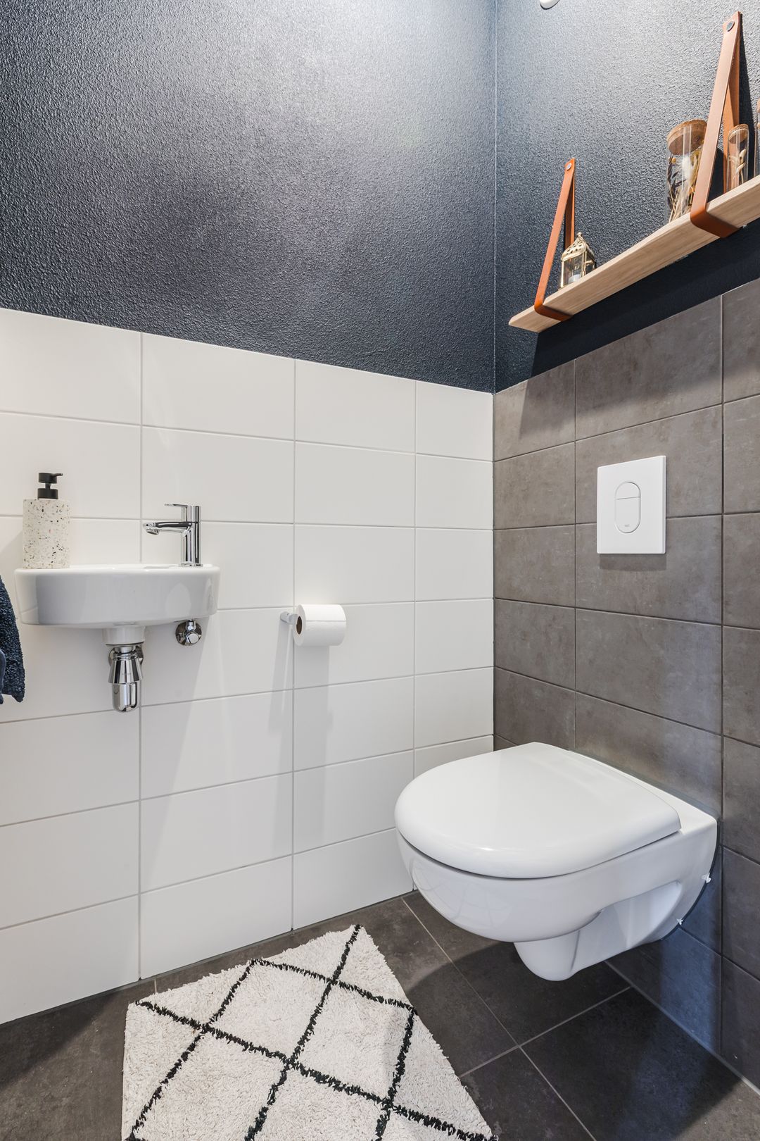 Photo 16 of Prof. Hofsteestraat 14