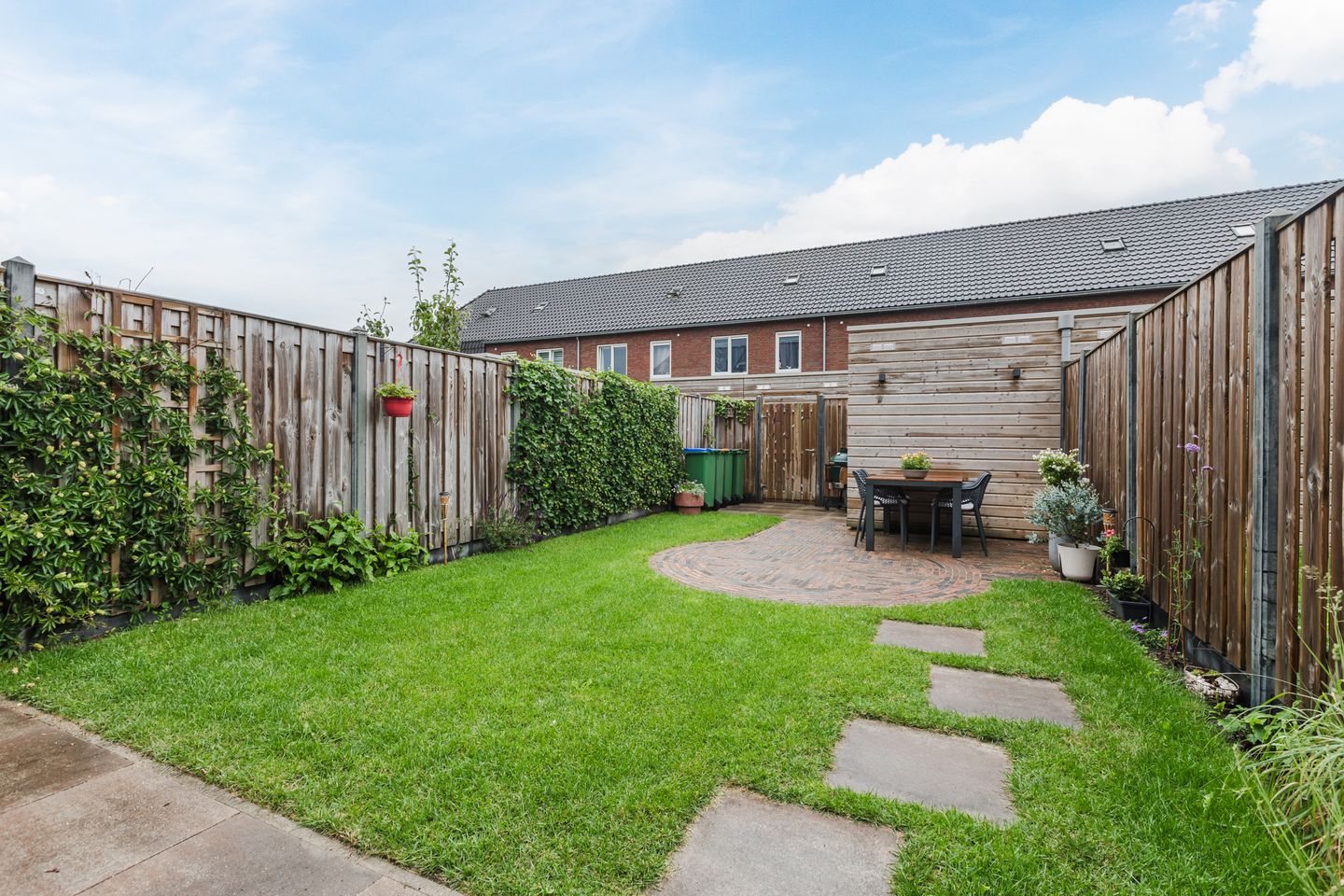 Photo 40 of Prof. Hofsteestraat 14