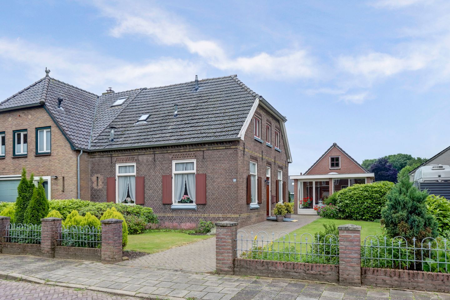 Pastoor van der Marckstraat 42 main image