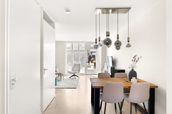 Foto 10 van John Lennonplein 43