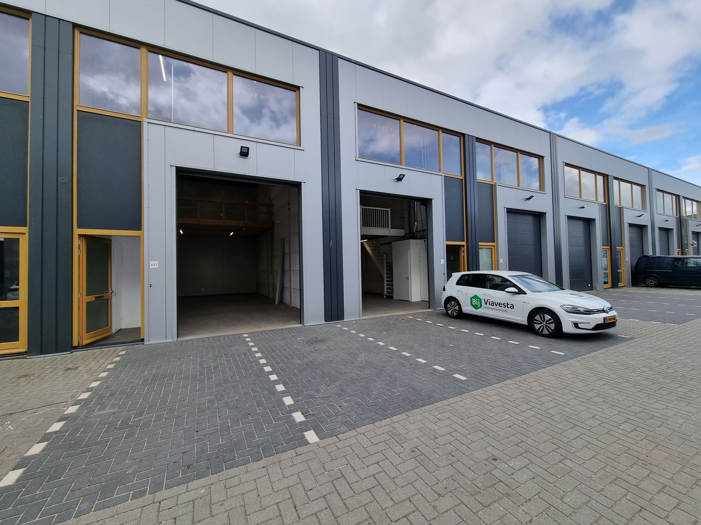View photo 2 of Kleine Esch 663