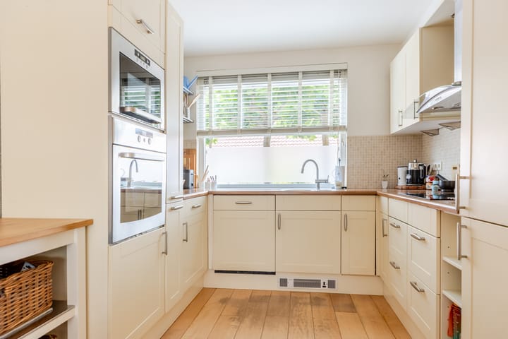 Photo 3 of Julianalaan 41