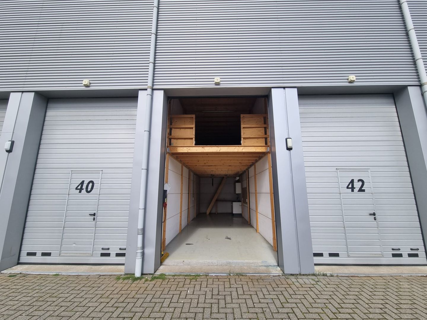 Bekijk foto 2 van Grote Esch 830-A41