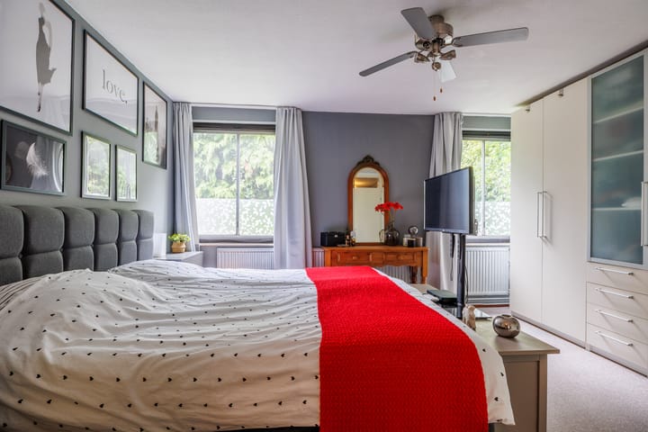 Photo 21 of Lindeboom 48