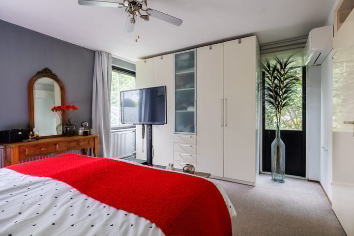 Photo 22 of Lindeboom 48