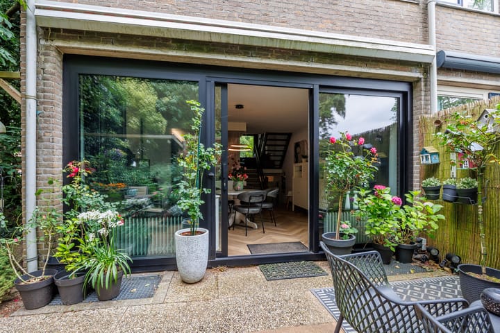 Photo 37 of Lindeboom 48