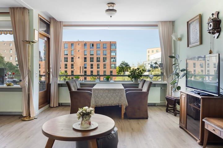 Photo 6 of Achterom 72