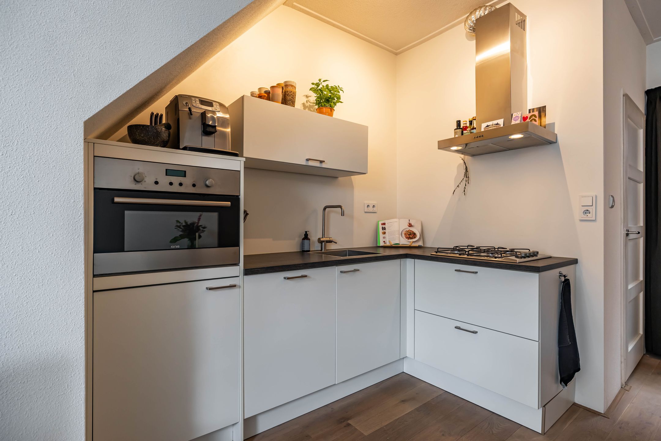 Foto 12 van Meeuwerderweg 51