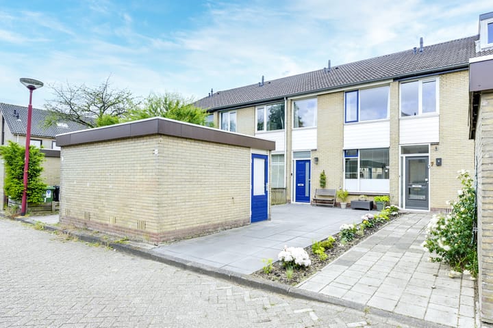 Foto 1 van Debussystraat 5