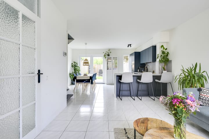 Foto 7 van Debussystraat 5