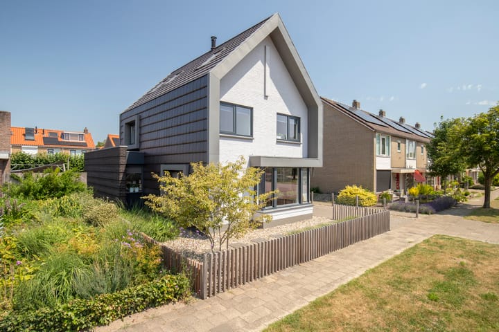 Foto 9 van Dr HAW van der Vechtlaan 36