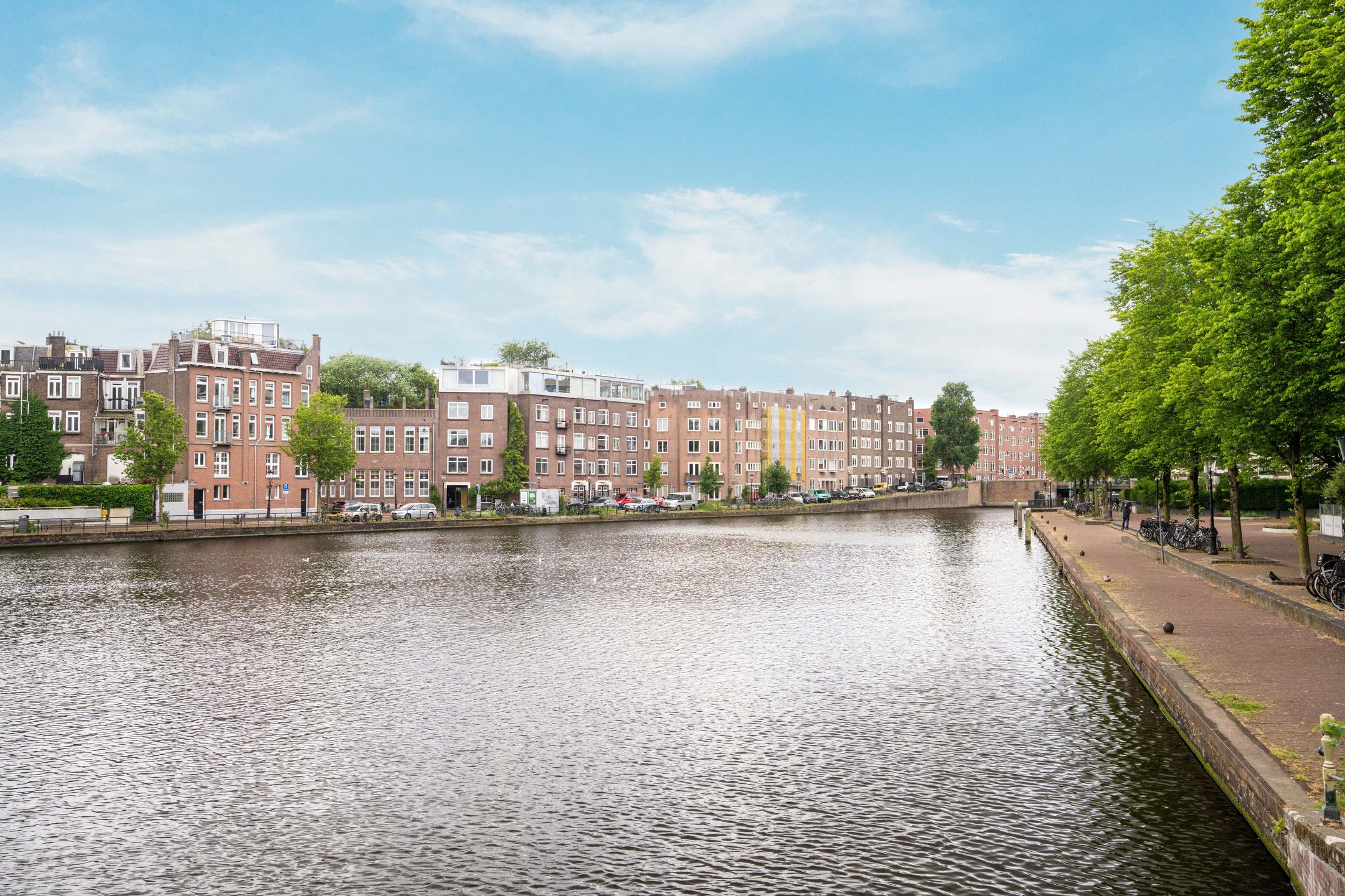 Foto 24 van Van Hogendorpstraat 143-4