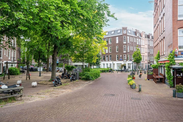 Foto 26 van Van Hogendorpstraat 143-4