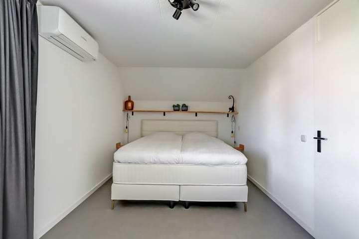 Photo 17 of Zwarte Dolfijn 65