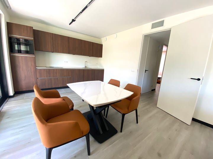 Foto 5 van Isaac Titsinghkade 4-F