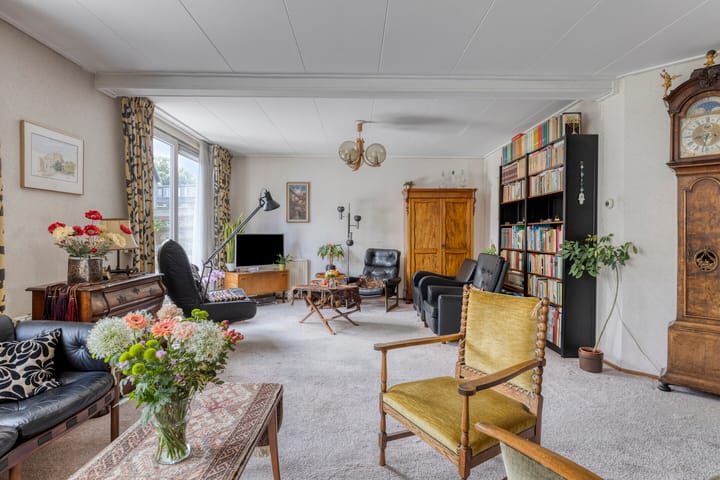 Foto 8 van Strick van Linschotenstraat 79