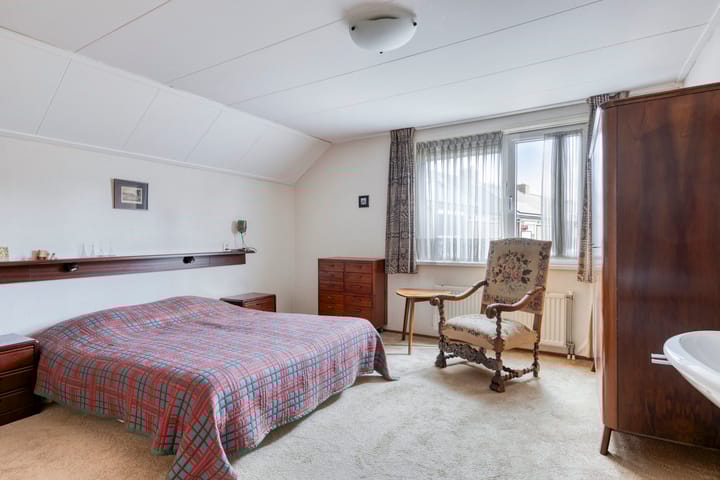 Foto 17 van Strick van Linschotenstraat 79