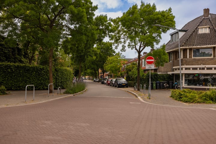 Foto 16 van Huygensstraat 27-D