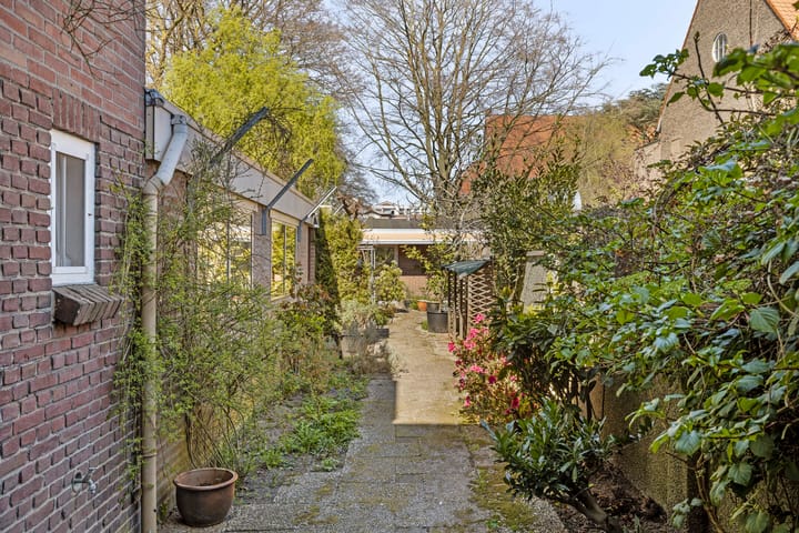 Foto 43 van Zeelsterstraat 142