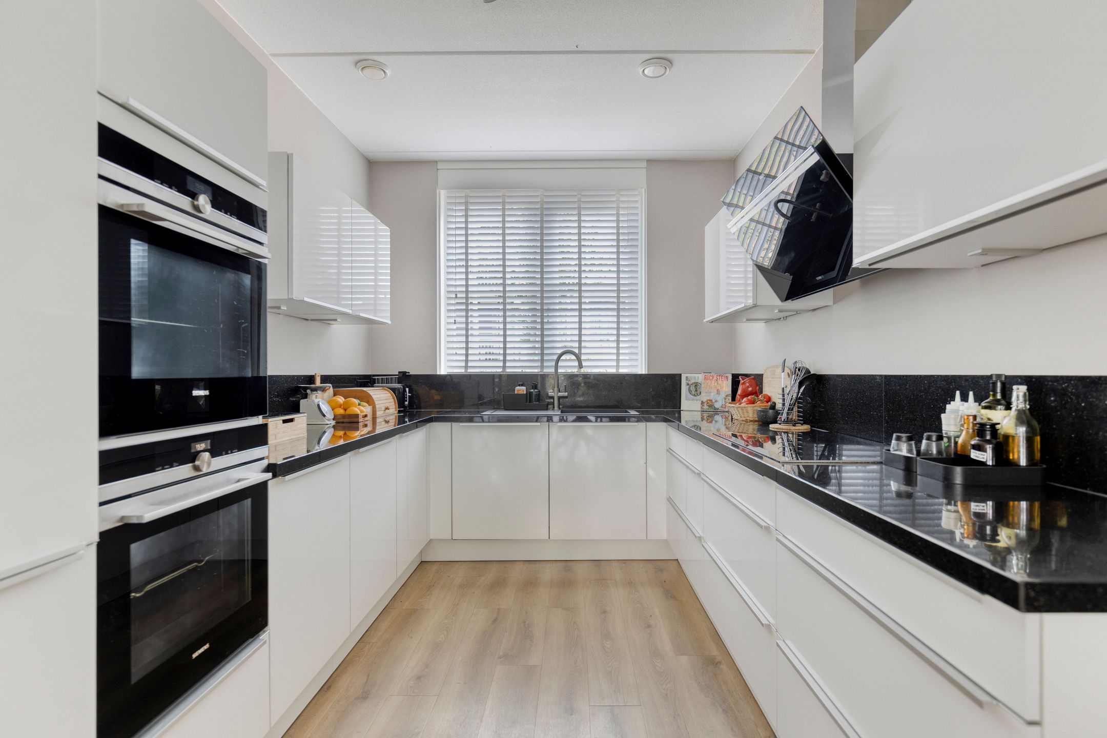 Foto 3 van Van Limburg Stirumstraat 3