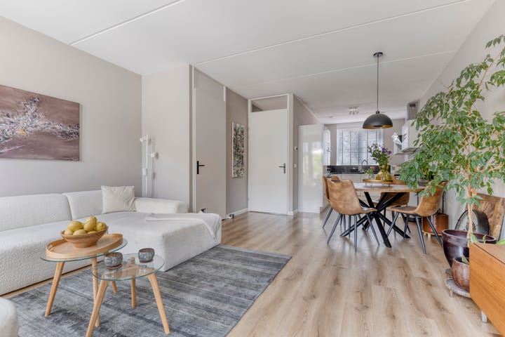 Photo 7 of Van Limburg Stirumstraat 3