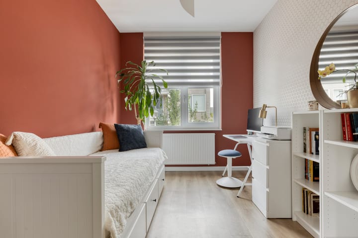 Photo 18 of Van Limburg Stirumstraat 3