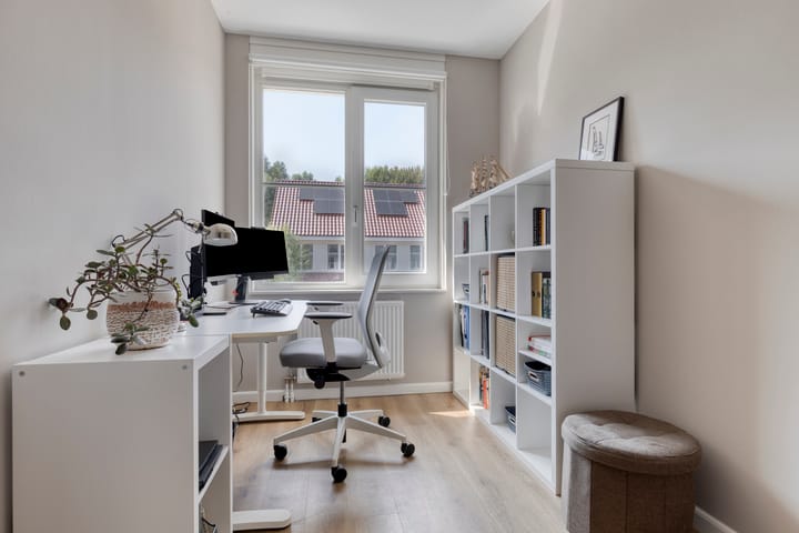 Photo 20 of Van Limburg Stirumstraat 3