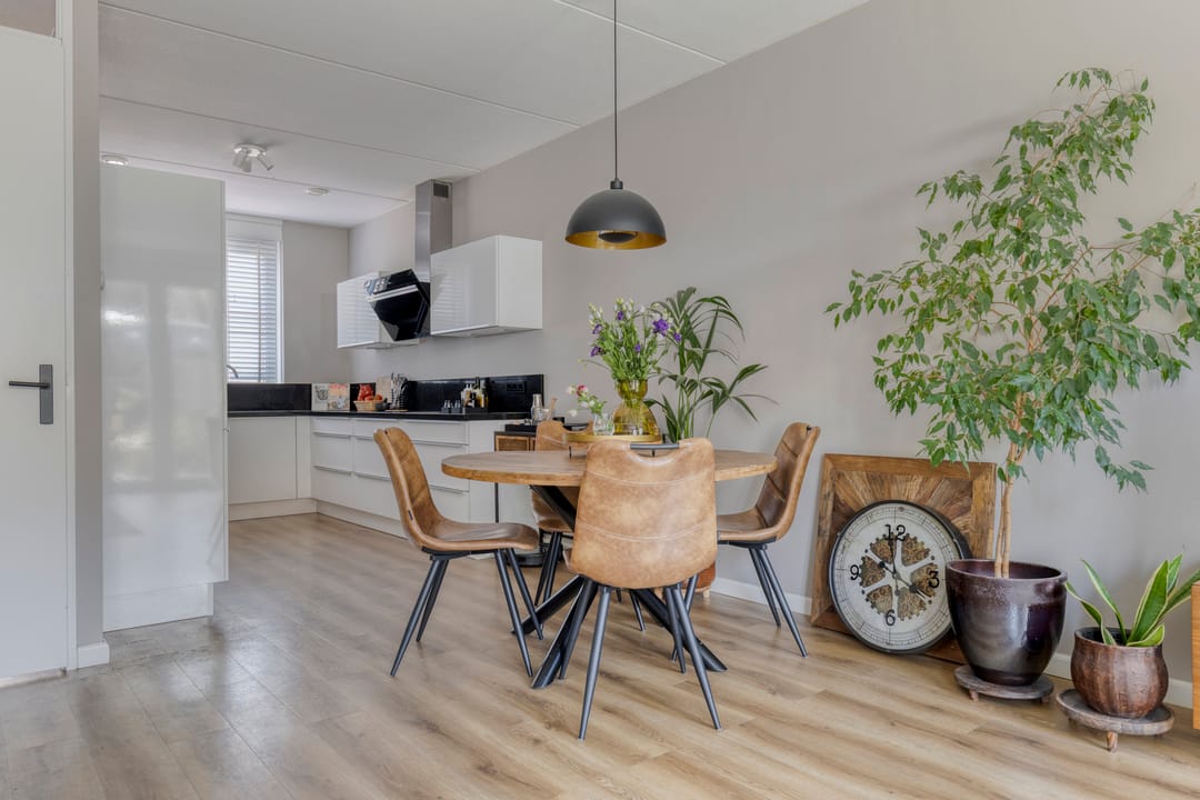 Foto 8 van Van Limburg Stirumstraat 3