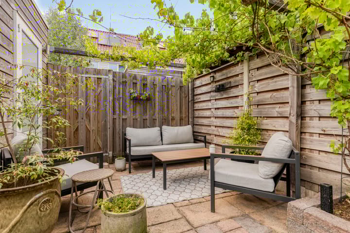 Photo 28 of Van Limburg Stirumstraat 3