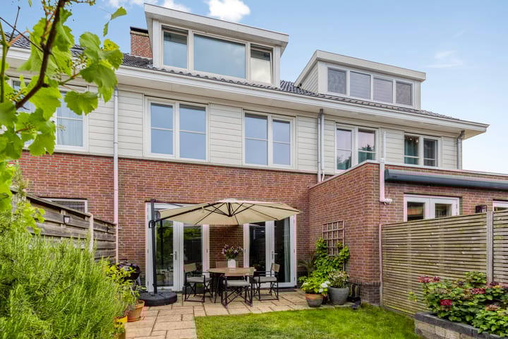 Photo 30 of Van Limburg Stirumstraat 3