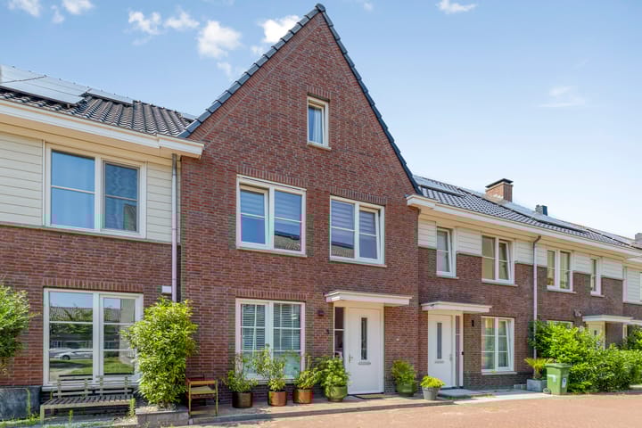 Photo 33 of Van Limburg Stirumstraat 3