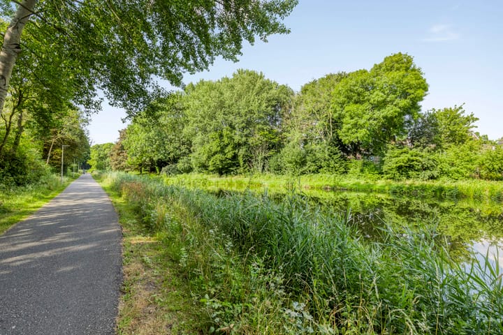 Photo 36 of Van Limburg Stirumstraat 3