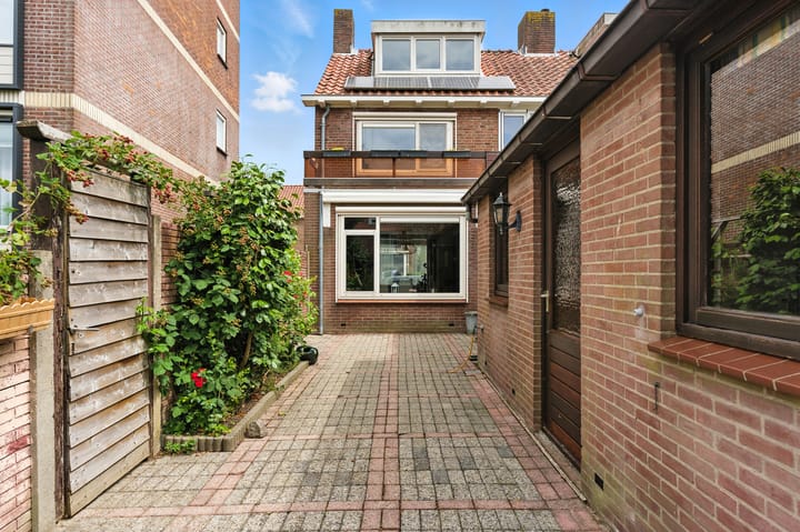 Foto 43 van Adama van Scheltemastraat 28