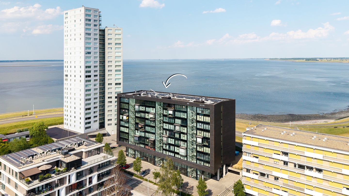 Waterfront 358 main image