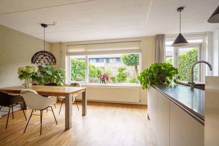 Foto 7 van Junistraat 103