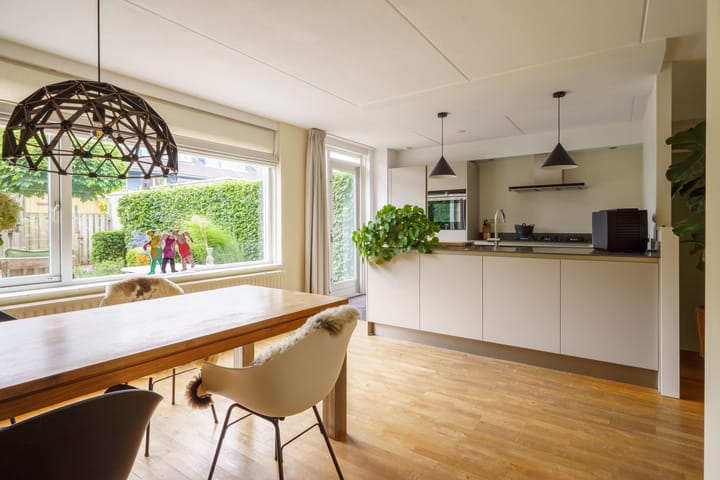 Foto 8 van Junistraat 103