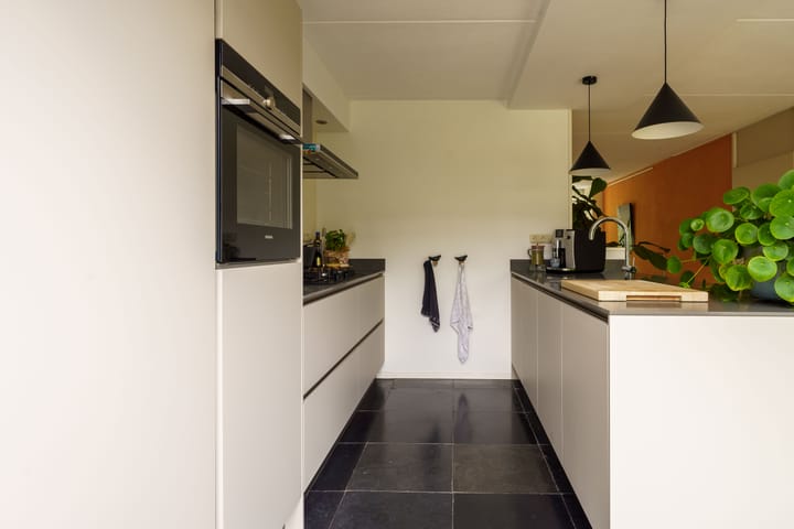 Foto 12 van Junistraat 103