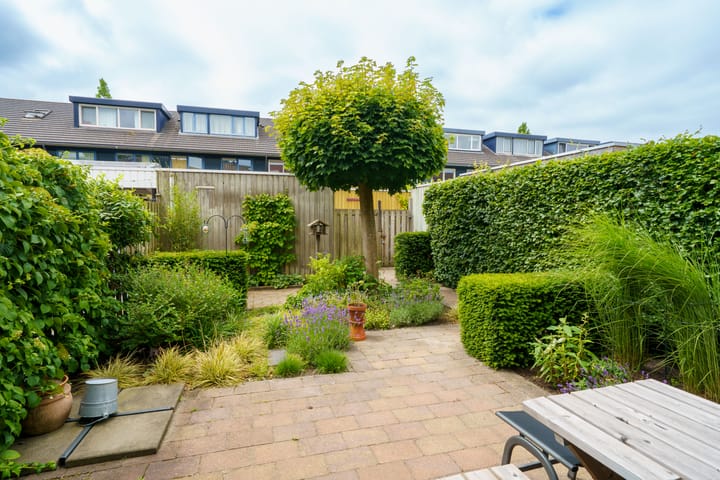 Foto 32 van Junistraat 103