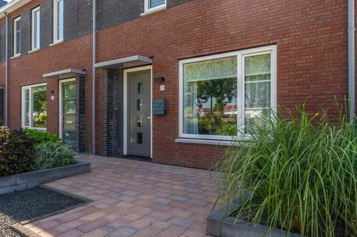 Foto 10 van Burgemeester Lewe van Aduardstraat 1